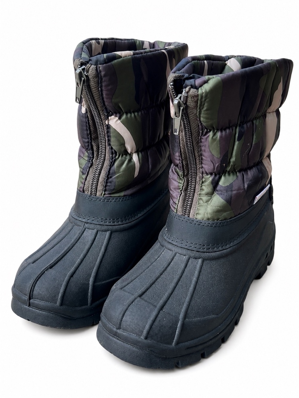 Like New! Boys Camo Insulated Winter Snow Boots Size 4Y Waterproof Zip